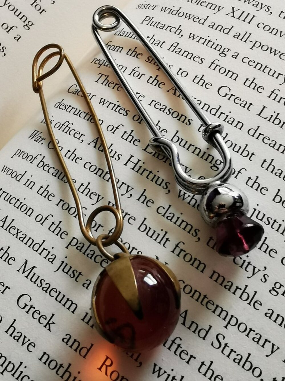 Vintage Scottish Kilt Pins Set of 2 Celtic Brooch Purple Stone Thistle Silverton